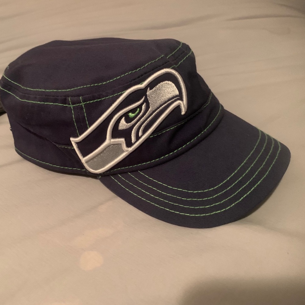 Women’s New Era Seahawks Military style cap.